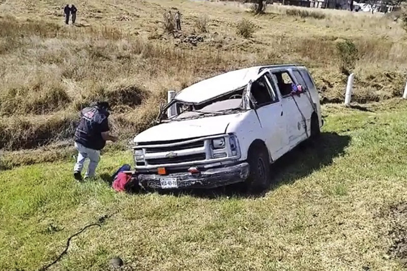 Vacacionistas se accidentan en carretera de Tlaxcala. (Especial)