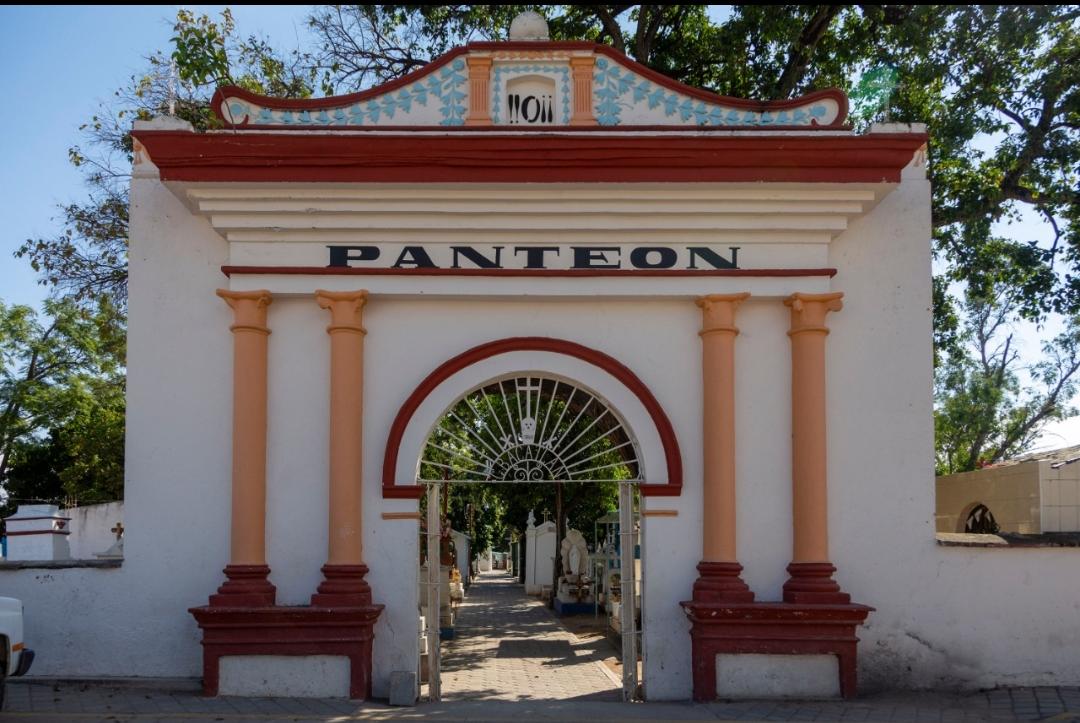 Panteón de Acatlán de Osorio. (Andrés Lobato)