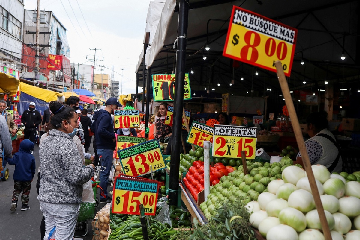 La organización pidió a la población consumir lo necesario durante las fiestas decembrinas para evitar el desperdicio de comida. (Reuters)