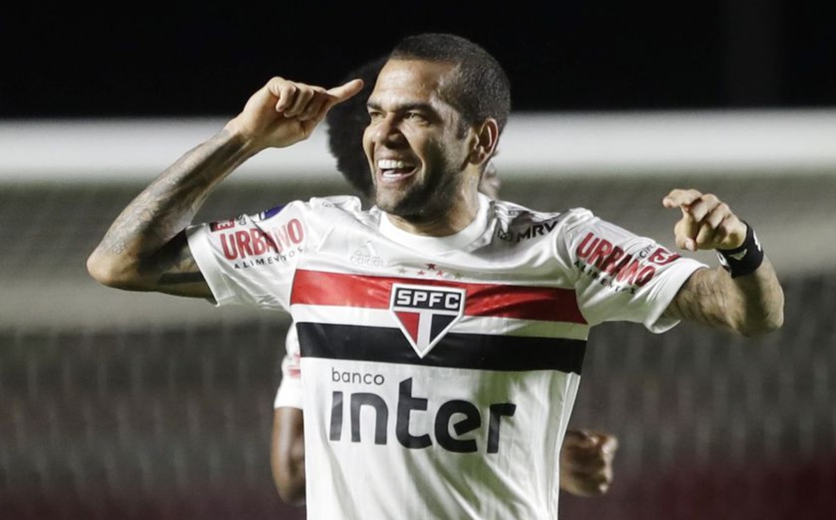 Dani Alves (Reuters)
