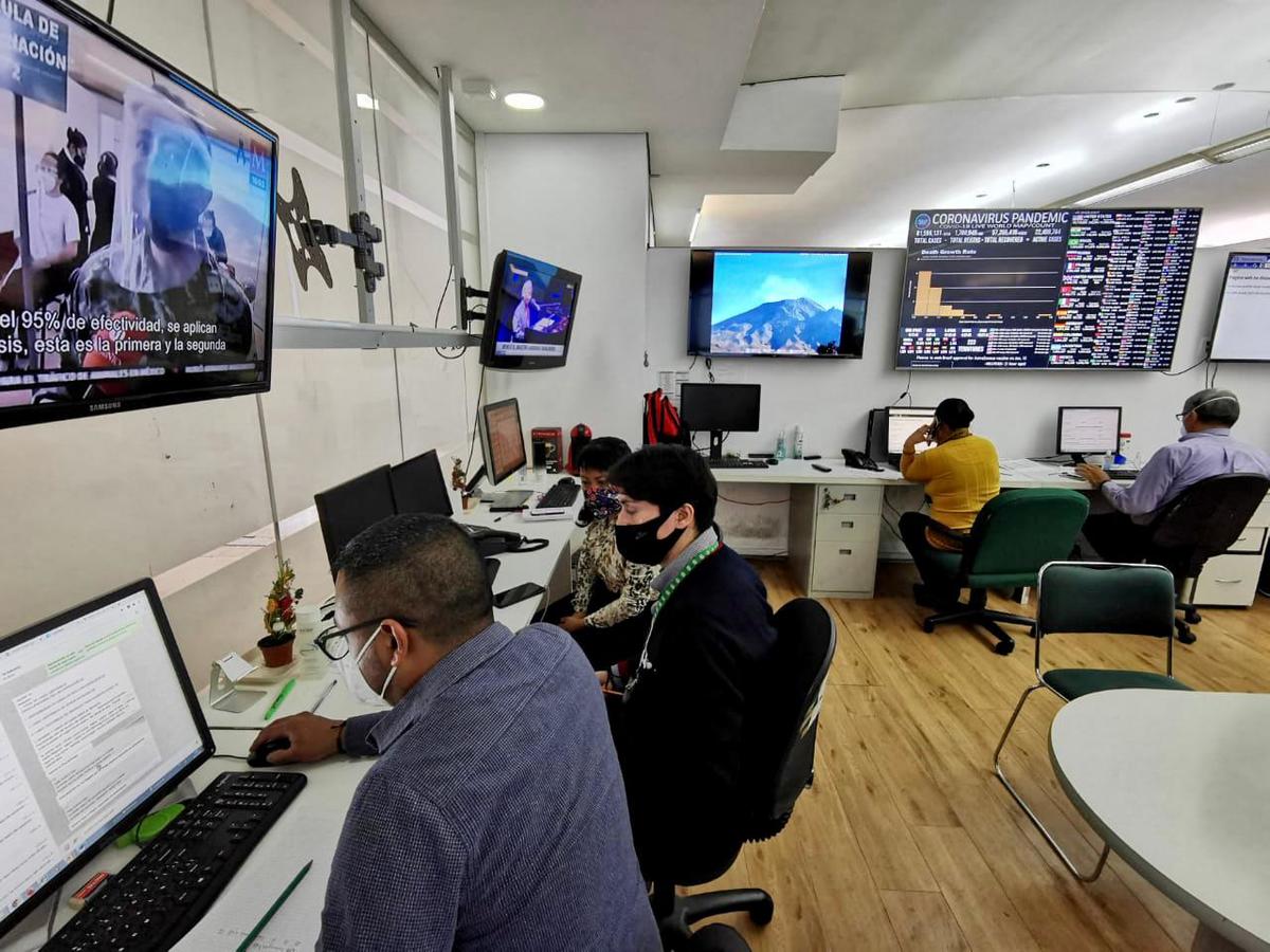 El IMSS cuenta con plantas de luz que permiten la continuidad de los servicios. (Tomada de @Tu_IMSS)