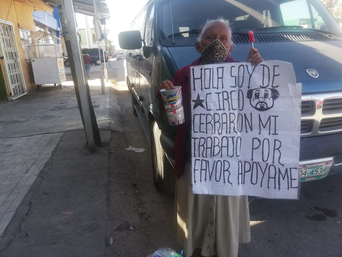 Es originaria de un pueblo cercano al puerto de Mazatlán, comenta que ella y su familia recorren varios estados. (Adriana Magallanes)