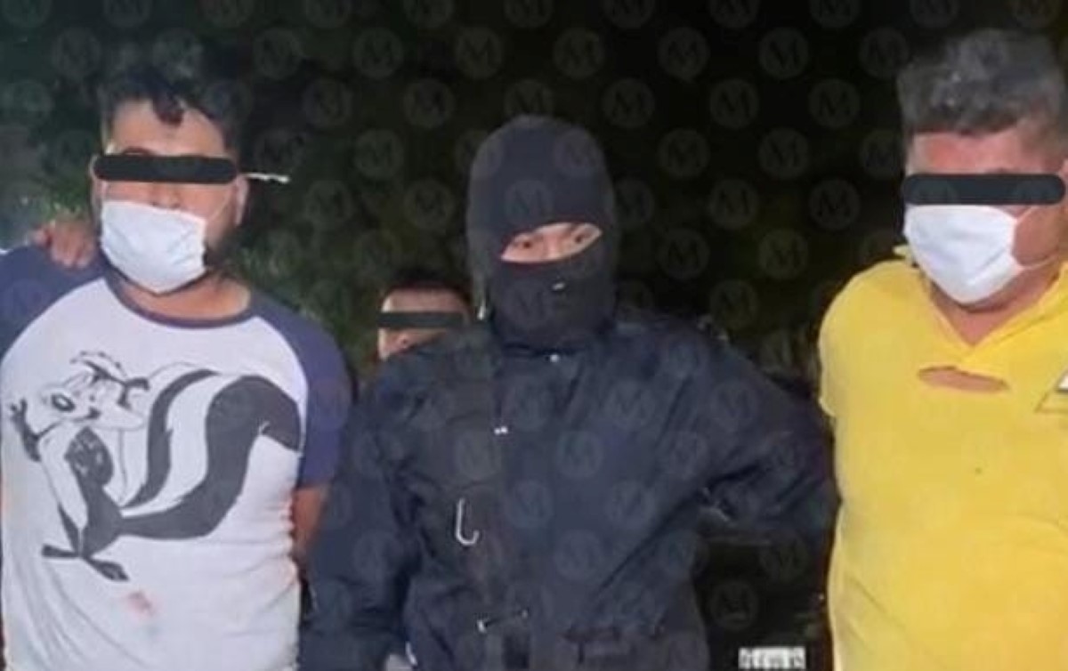 Los tres detenidos fueron acusados de extorsión y narcomenudeo. | Jorge Becerril