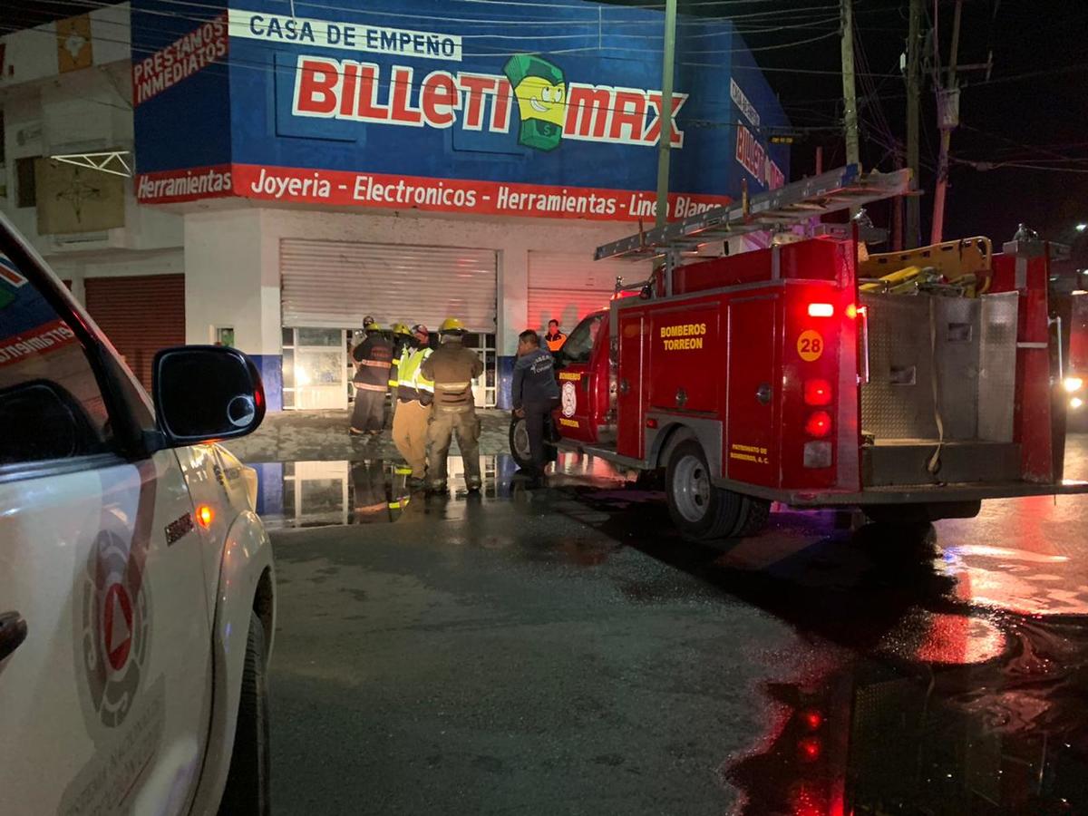 El fuego logró ser controlado por los Bomberos, evitando que el siniestro se saliera de control. (Especial)