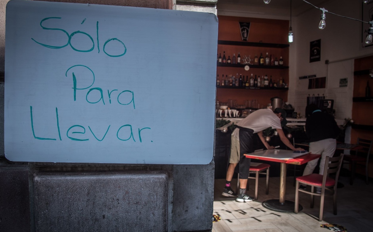 Por semáforo rojo, restaurantes sólo dan servicio para llevar en CdMx. (Cuartoscuro)