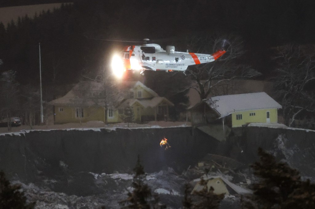 El deslave se produjo durante la tarde de nochevieja a las afueras de Oslo. (AFP)