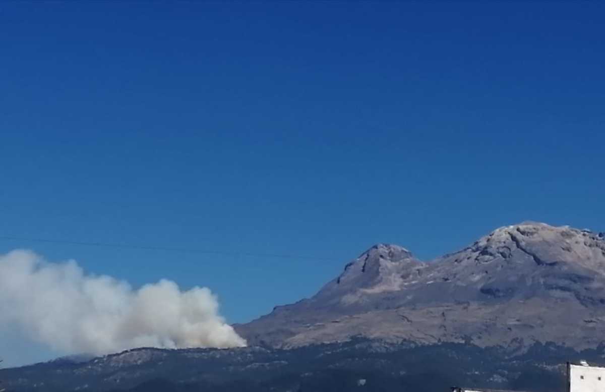 El incendio inició alrededor de las 14:00 horas.