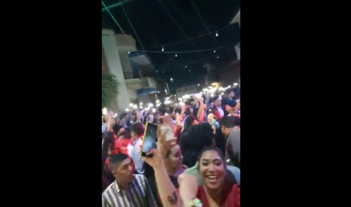 La gente no respetaba la sana distancia. (Isabel Zamudio)