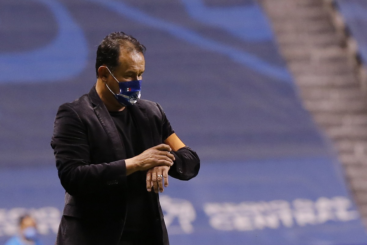 Juan Reynoso podría llegar al banquillo de Cruz Azul (Imago7)