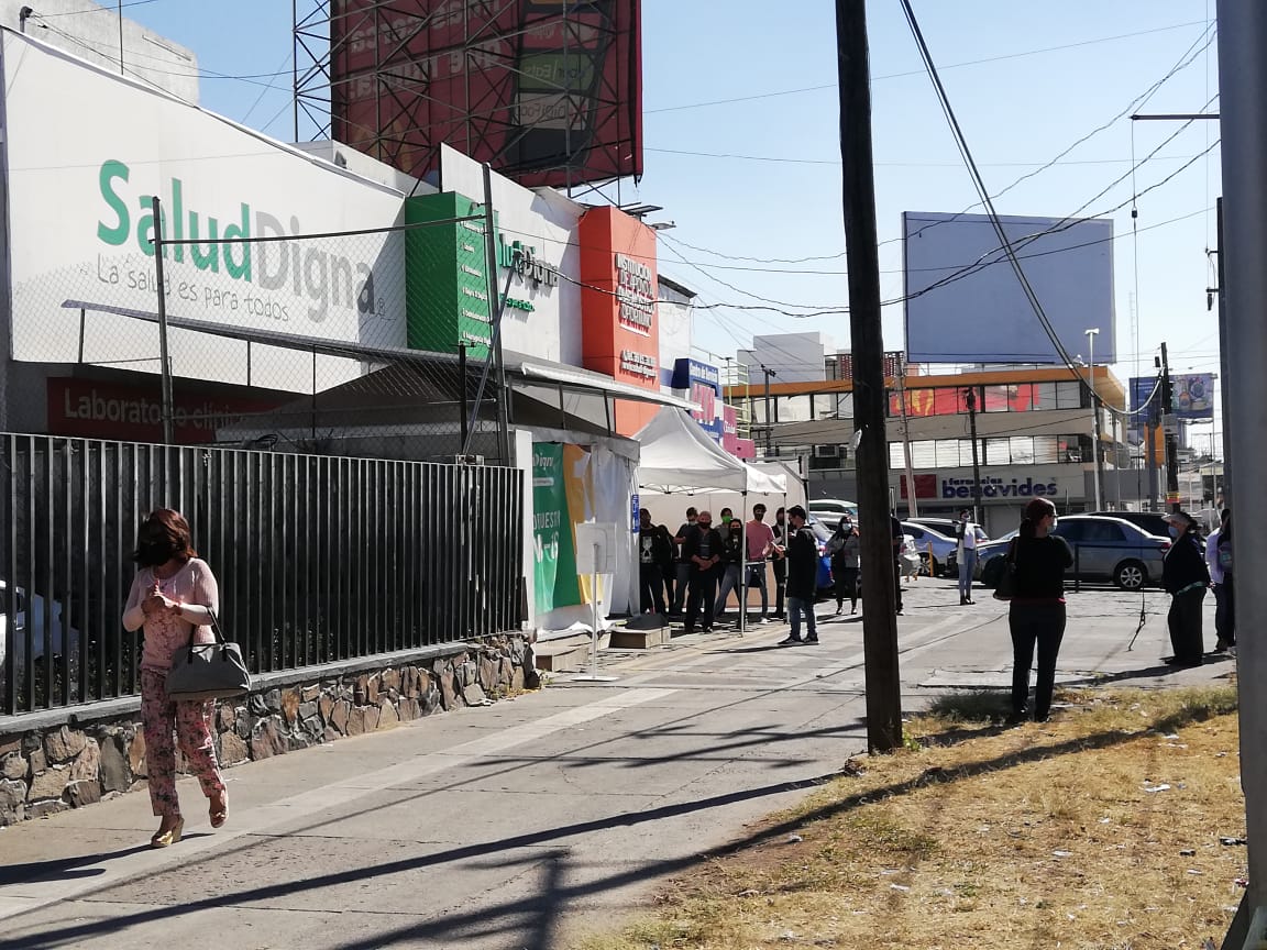 Algunos laboratorios privados de Guadalajara reportan el incremento. (Elsa Martha Gutiérrez)