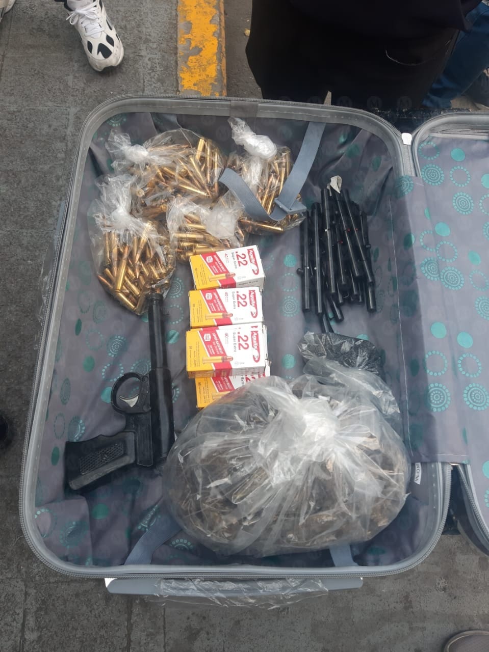 Las armas y municiones fueron asegurados por la SSC / Jorge Becerril