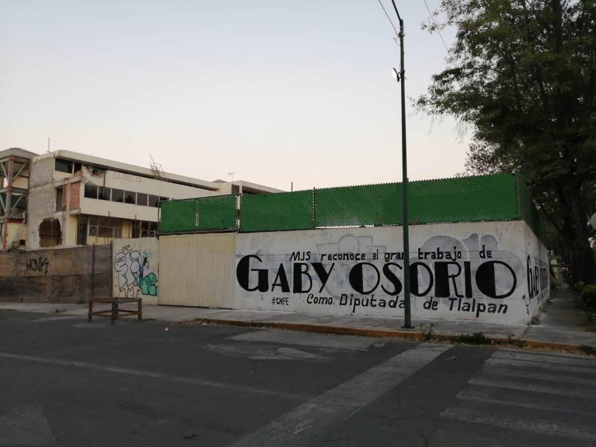 Pintas en la fachada del colegio Rébsamen | Twitter/@AleJurador