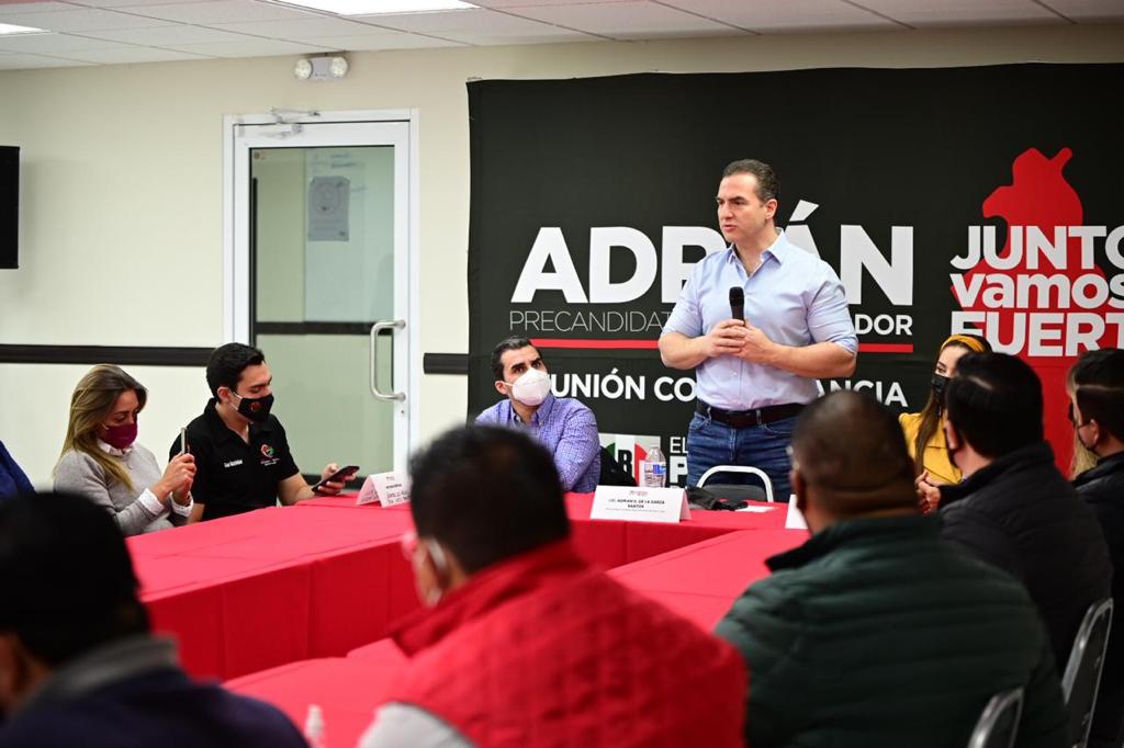Dan apoyo jóvenes del PRI a Adrián de la Garza. Foto: Especial.