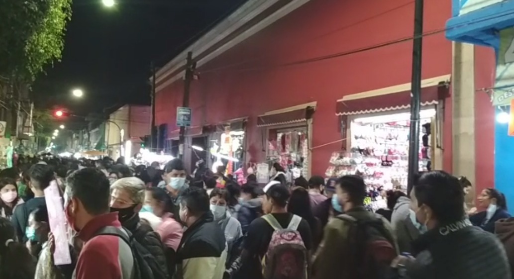 Ayudantes de los Reyes Magos abarrotan tianguis de León