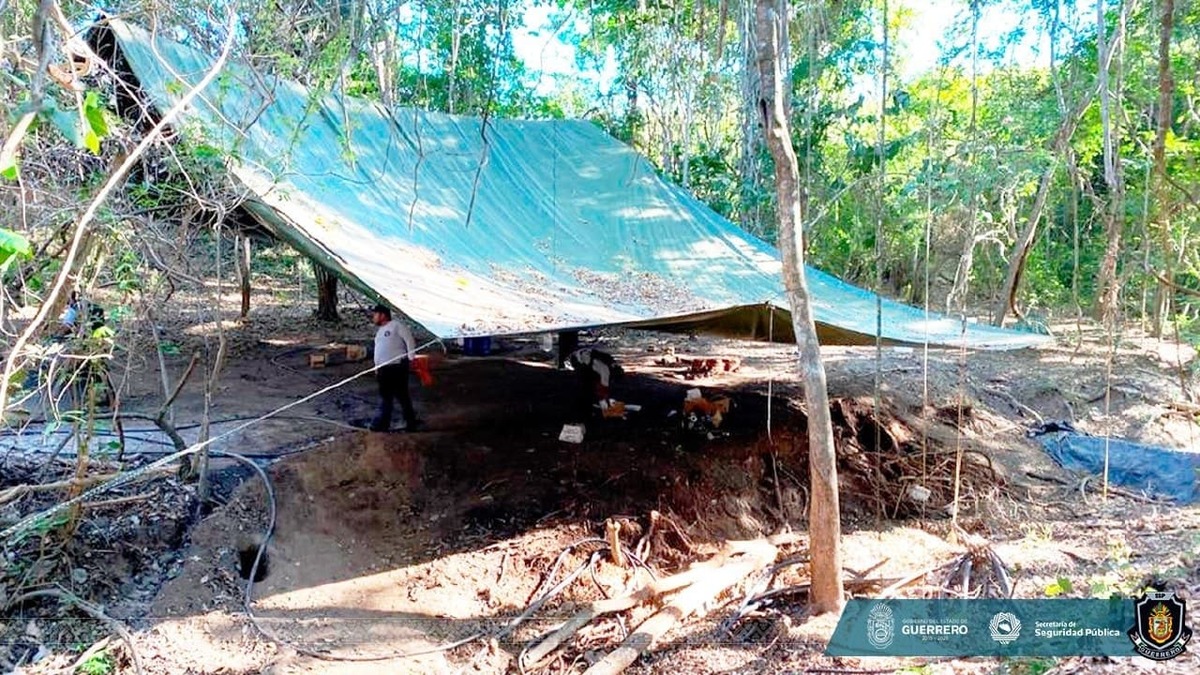 Desmantelan en Guerrero campamento y laboratorio de drogas | @SSPGro