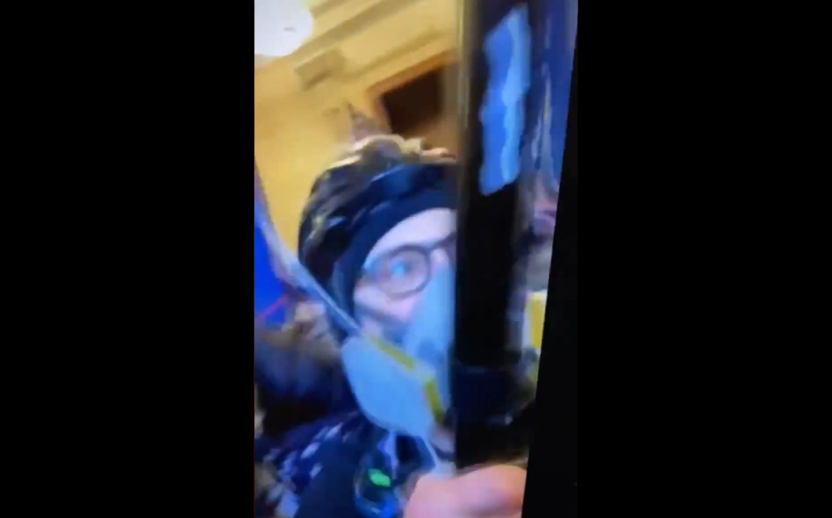 El legislador fue visto en los disturbios del Capitolio. (Especial)