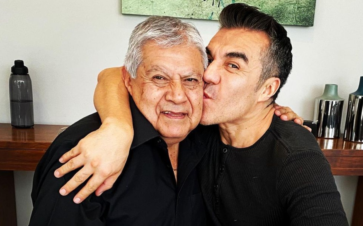 Adrián Uribe contó que su papá murió por coronavirus (Instagram).
