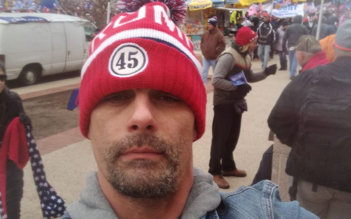 Ex esposo de Britney Spears asistió a protesta a favor de Trump (Facebook)