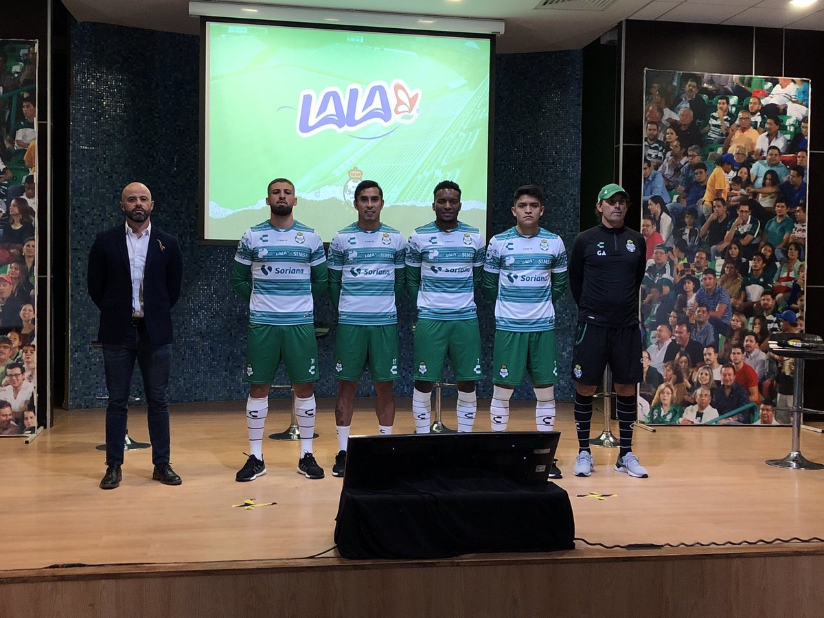 La presentación de los jugadores se realizó de manera virtual. (Twitter @ClubSantos)