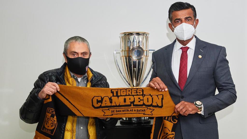 Presidente de Tigres y embajador de Qatar en México (Twitter @TigresOficial)