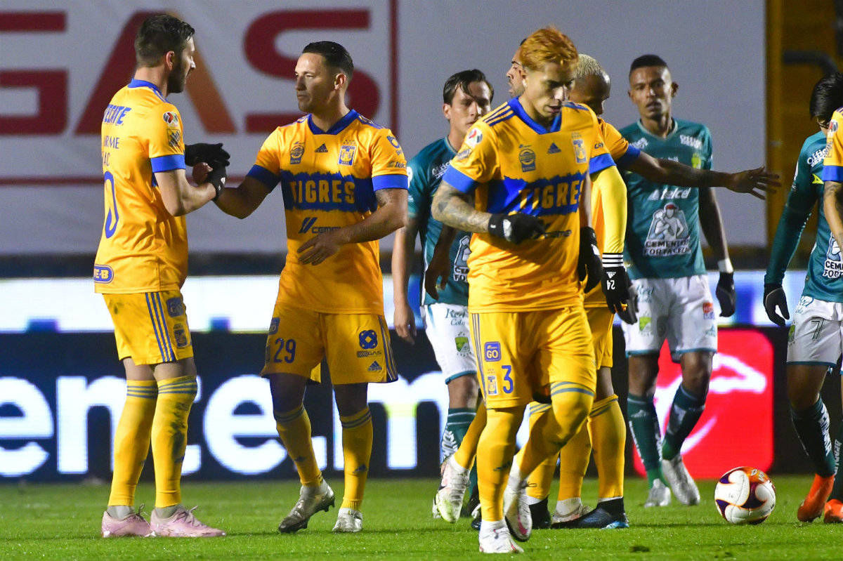Tigres derrotó al León en el Volcán (Imago7)