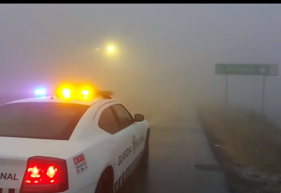 La Carretera Saltillo-Monterrey permaneció cerrada por horas debido a la neblina. (Especial)