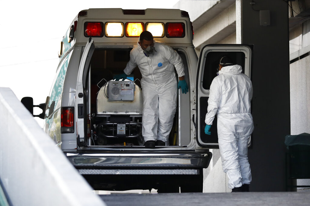 El coronavirus en México ha dejado un récord en el número de hospitalizaciones en la Ciudad de México. (AP)
