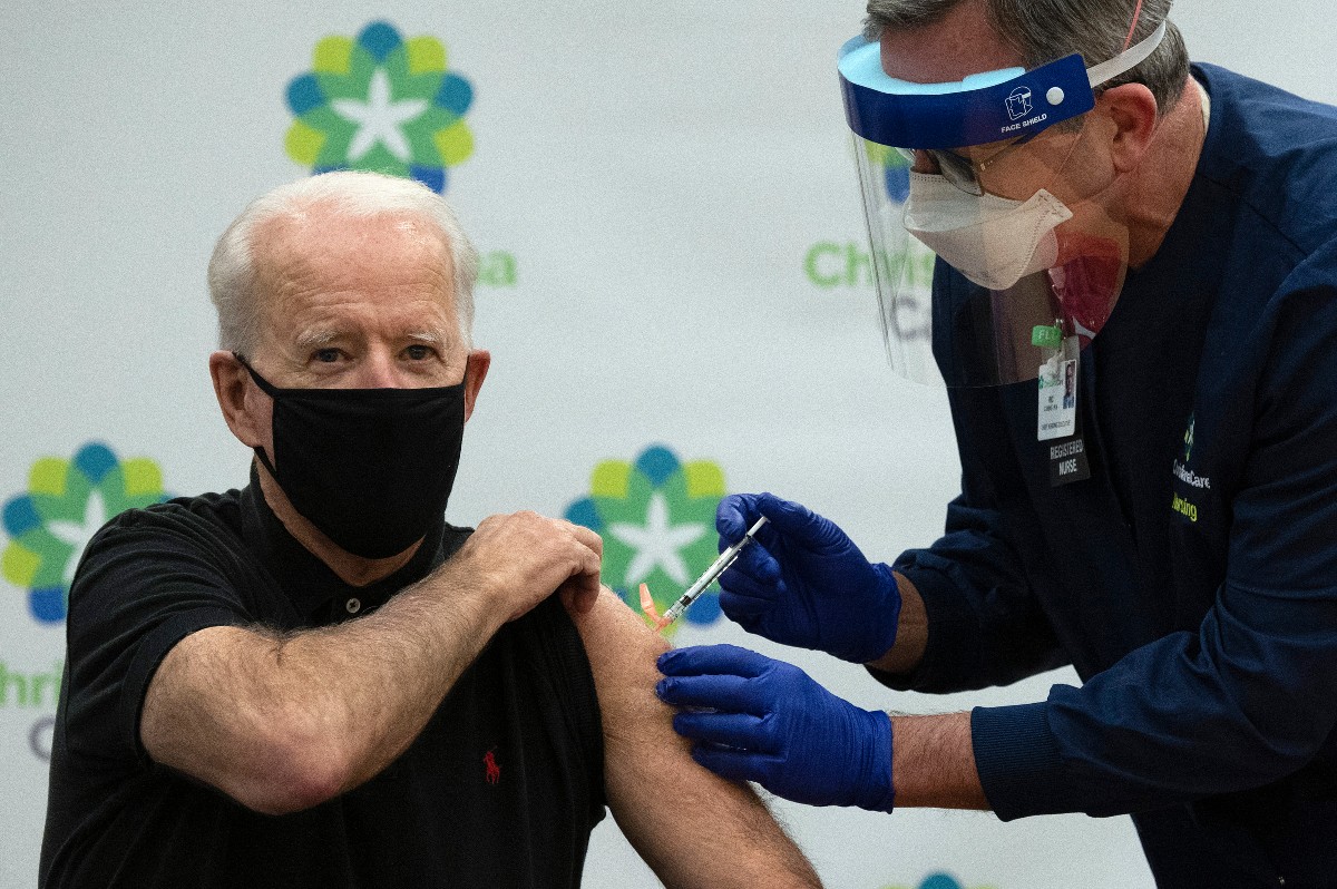 Joe Biden recibió la segunda dosis. | AFP