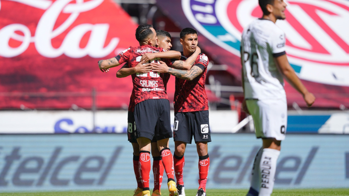 Toluca debuta con victoria sobre el Querétaro en el Nemesio Diez