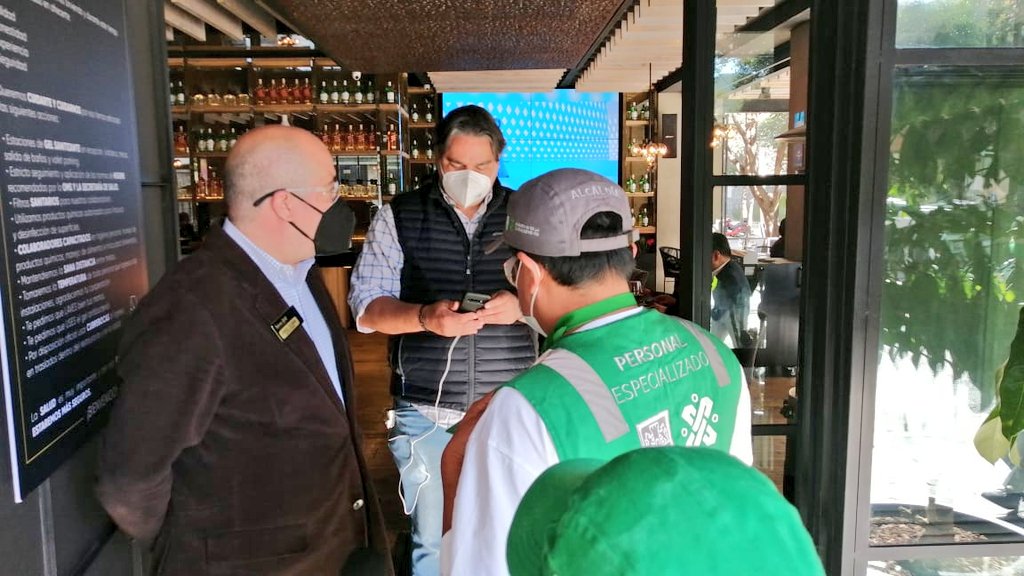 Verificación de las medidas sanitarias en restaurantes | Twitter/@inveacdmx