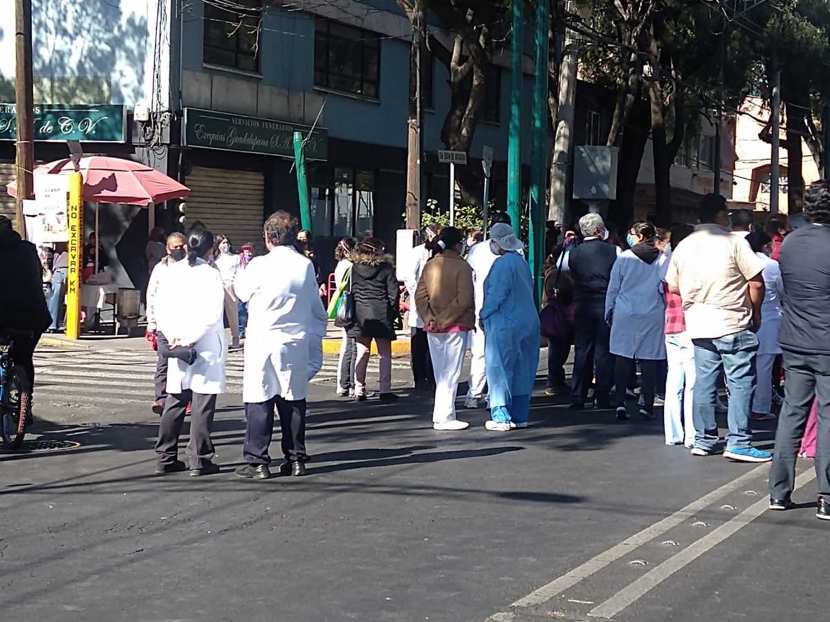 La circulación está afectada en Calzada San Juan de Aragón./ César Velázquez