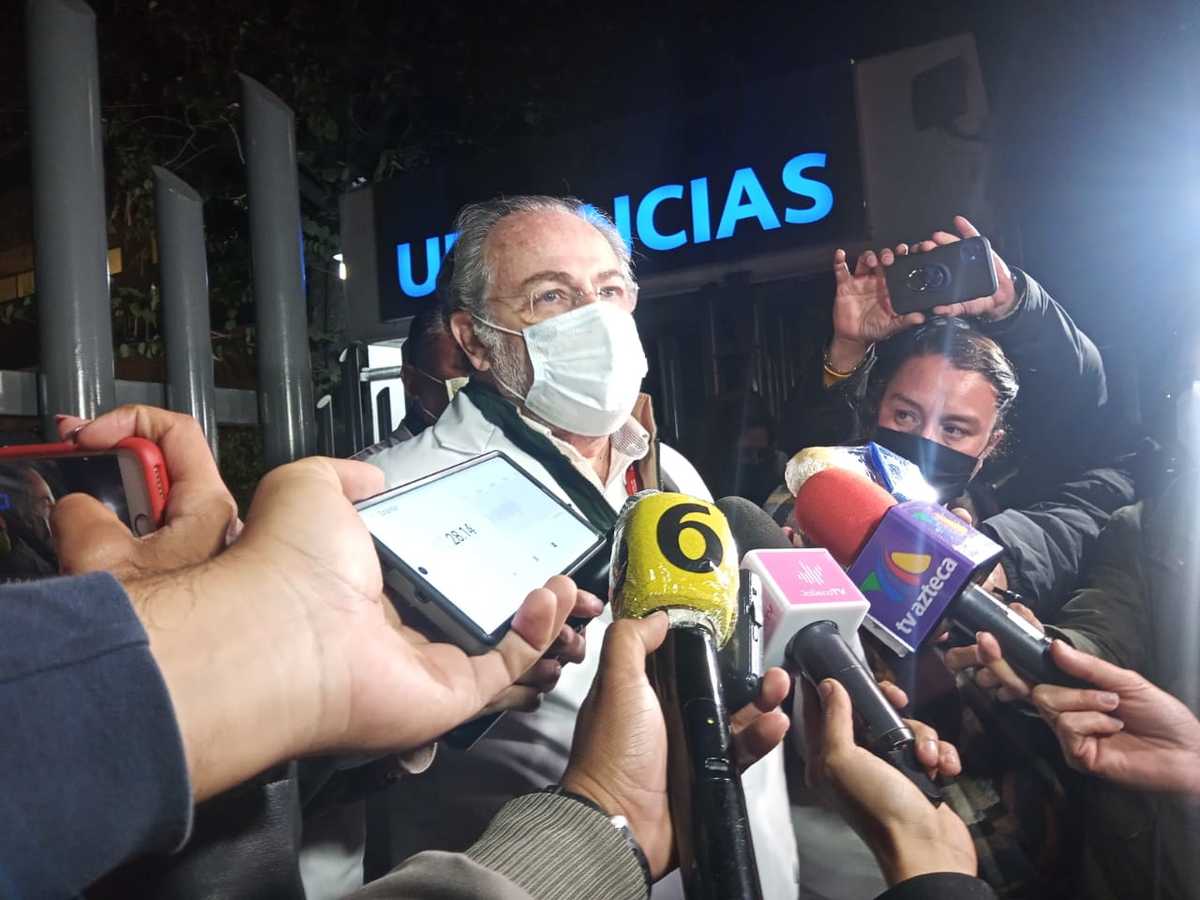 Fernando Petersen Aranguren informó que a partir de mañana comenzará a aplicarse la vacuna (Roberto Hurtado)