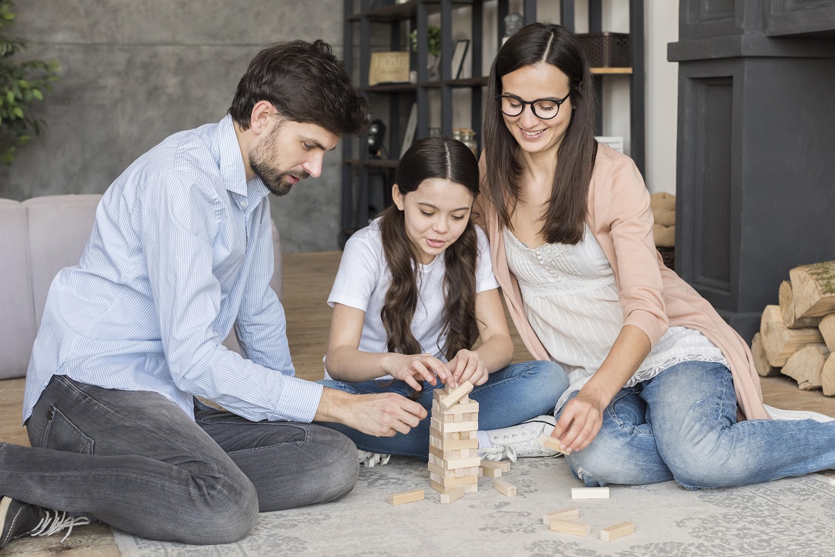 Es importante compartir tiempo de calidad y escuchar el sentir de los niños, niñas y adolescentes. (Freepik)