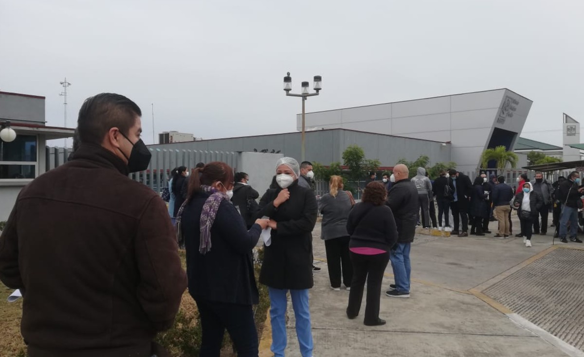 Doctores y enfermeras esperan a aplicación de vacuna covid-19 en Tampico (Foto/Yazmín Sánchez)