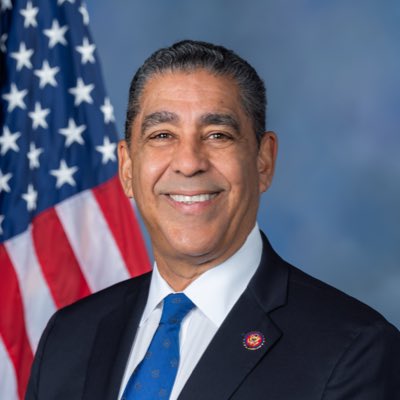 Adriano Espaliat, representante demócrata de Nueva York. | Foto: Twitter