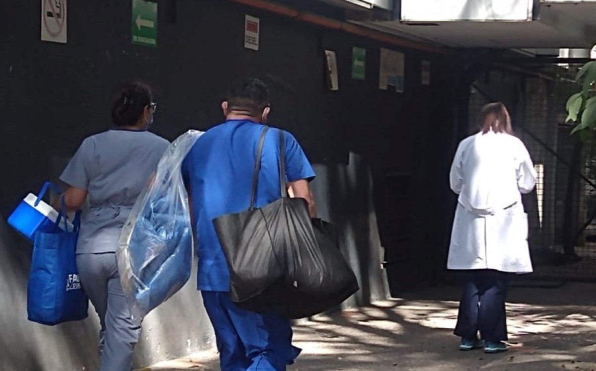En CdMx, aplican segunda dosis de vacuna anticovid en Hospital 20 de Noviembre