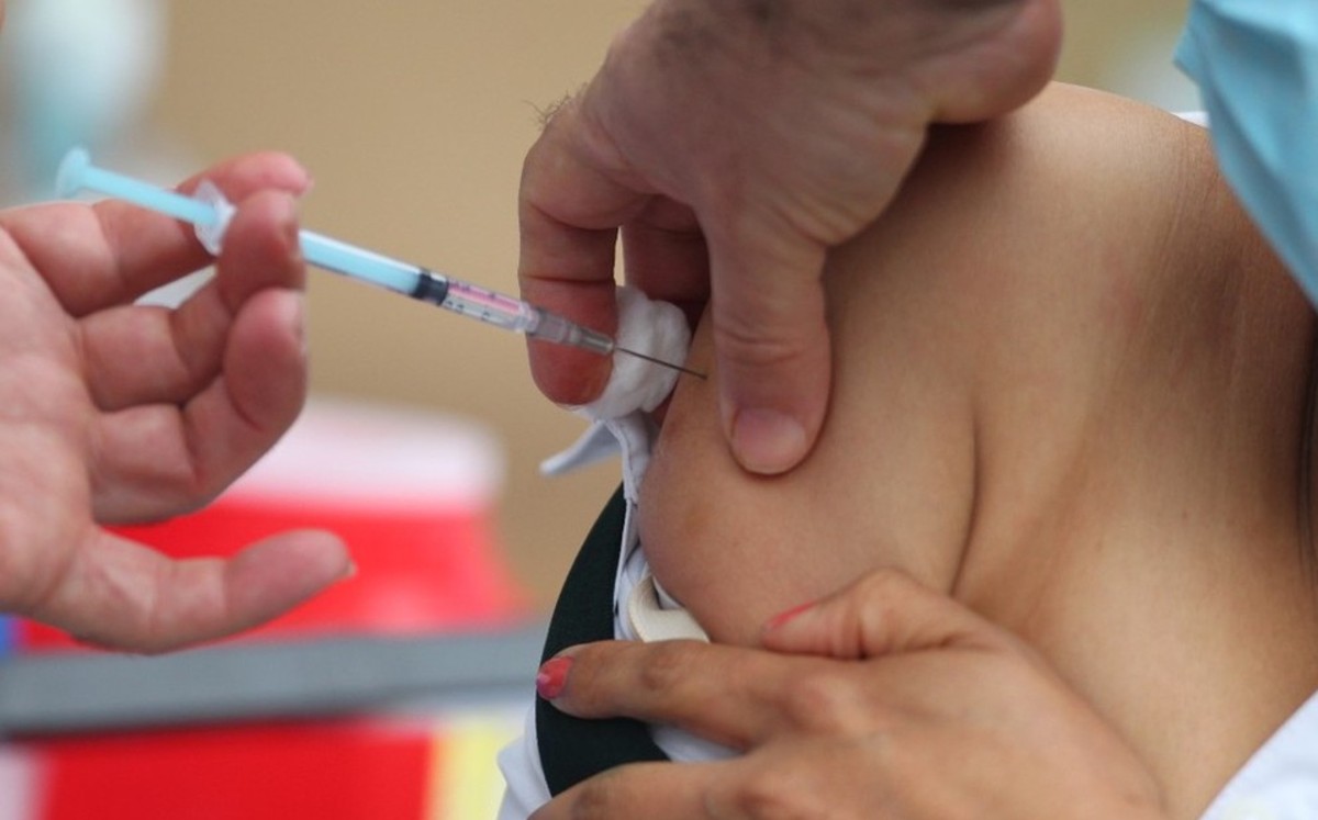 Legisladores buscan que Permanente llame a prevenir irregularidades con vacuna anticovid