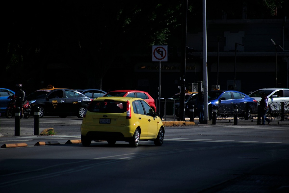 Vehículos con matrícula de Puebla que requieran cruzar la capital del país no serán retenidos por falta de verificación. (Andrés Lobato)