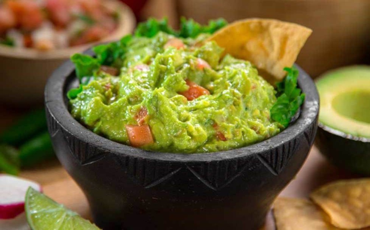 Covid no frena al guacamole; México enviará 4% más aguacate a EU por Super Bowl 2021