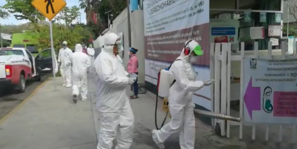 Se intensificaron las desinfecciones en los hospitales covid. (Óscar Rodírguez)