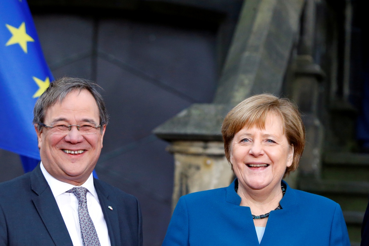 El nuevo líder del CDU, Armin Laschet, junto a la canciller Angela Merkel. (Reuters / Archivo)