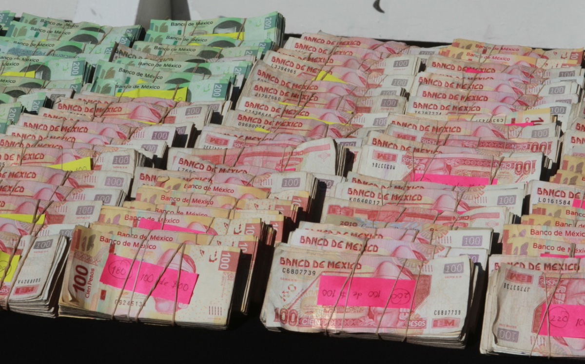 En total entre moneda extranjera y pesos, sumarían un golpe total del Ejército por 215.1 millones de pesos contra los cárteles de la droga.  (Archivo)