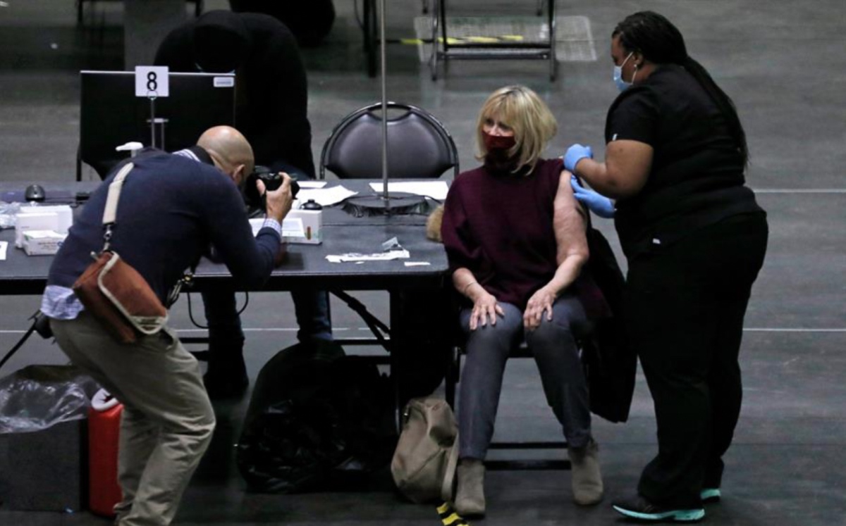 Nueva York ha administrado el 83 por ciento de vacunas. (EFE)