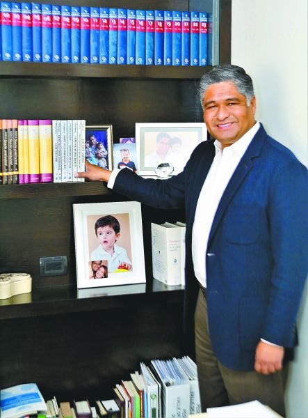 El senador presume su relación con sus hijos; “le echan muchas porras a su papá”. Raúl Palacios