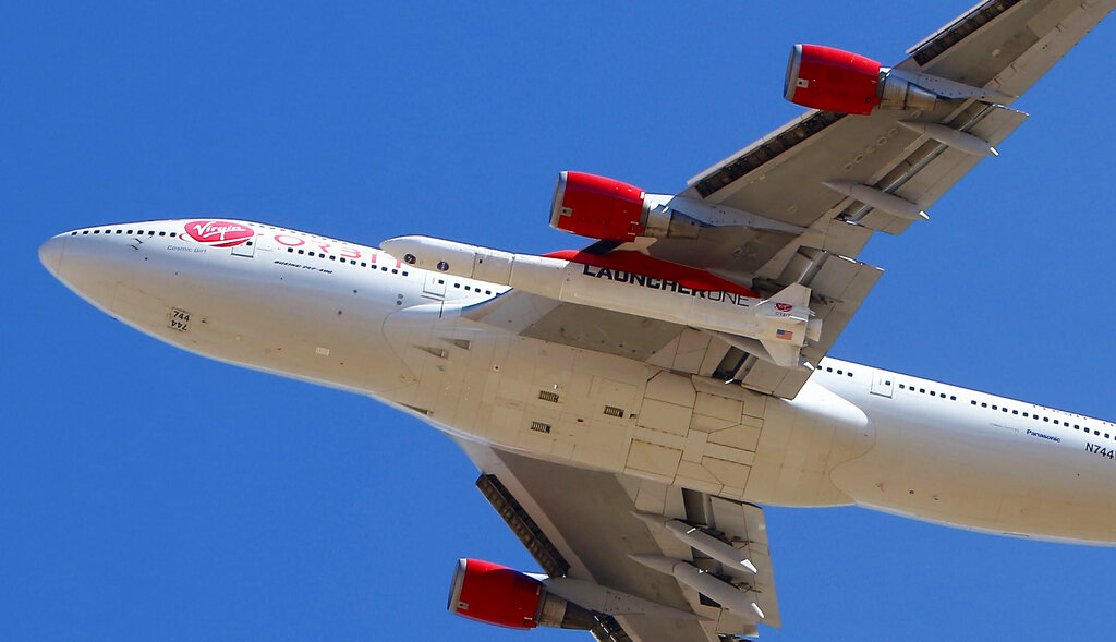 El cohete se había desprendido del ala de un avión desarrollado por Boeing. (AP)