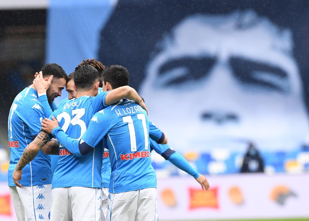 Hirving Lozano participa con anotación en goleada del Napoli (Twitter)