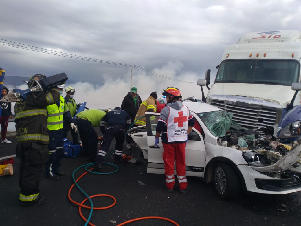Los lesionados fueron canalizados a un hospital  Toluca. (Especial)