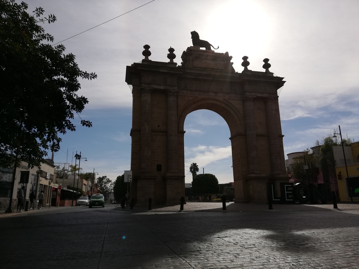 Arco de la Calzada de León, Guanajuato. Foto: Daniela Béjar
