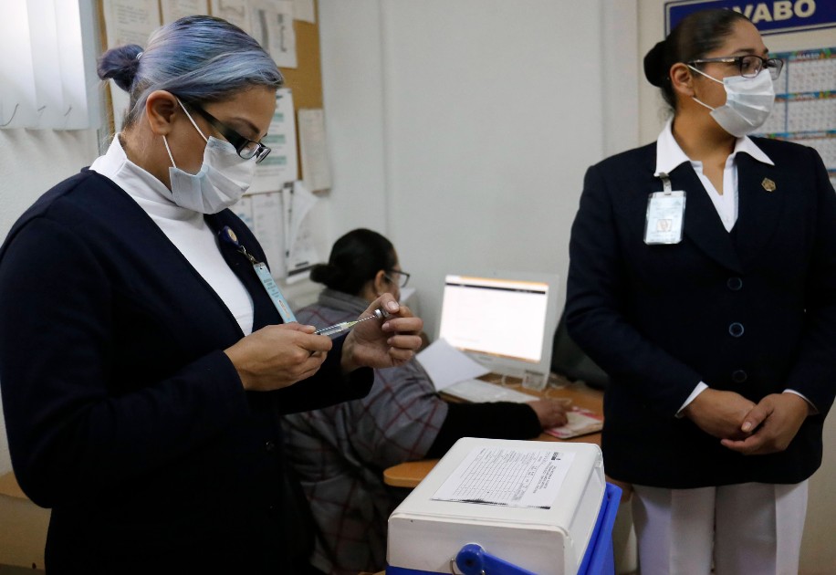 En Coahuila solo existen cuatro casos de reacción a la vacuna Pfizer contra coronavirus. (Rolando Riestra)