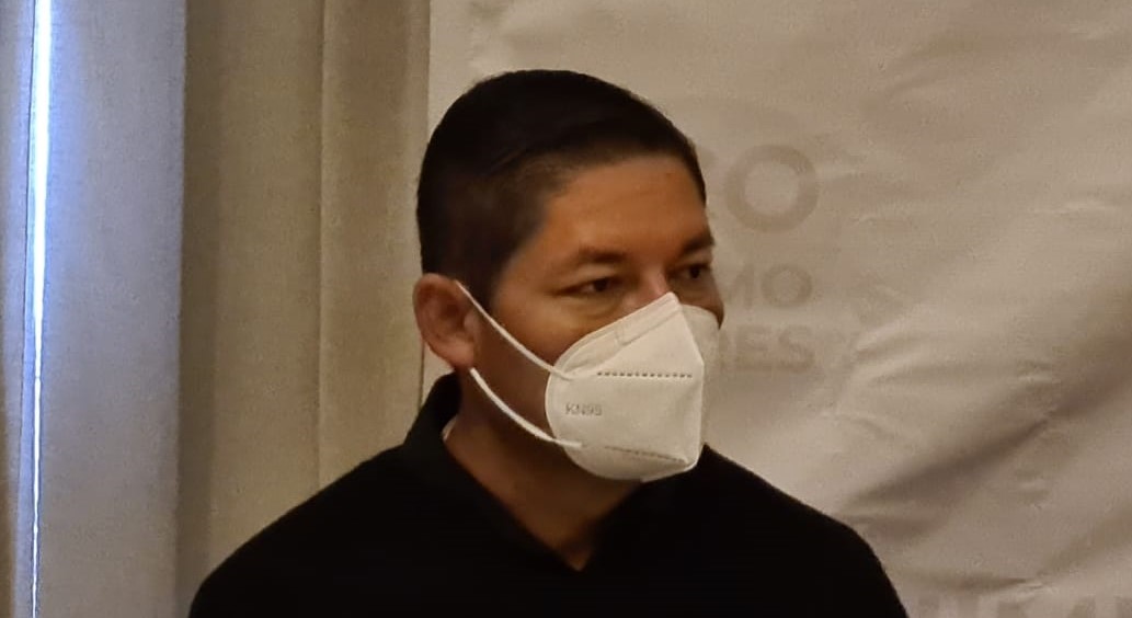 El alcalde de Escuinapa fue vacunado contra coronavirus. (Especial)